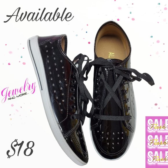 Shoes - Makers Women's Sneakers Black